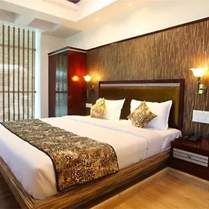 https://tiger-roare.kerala-hotels.net