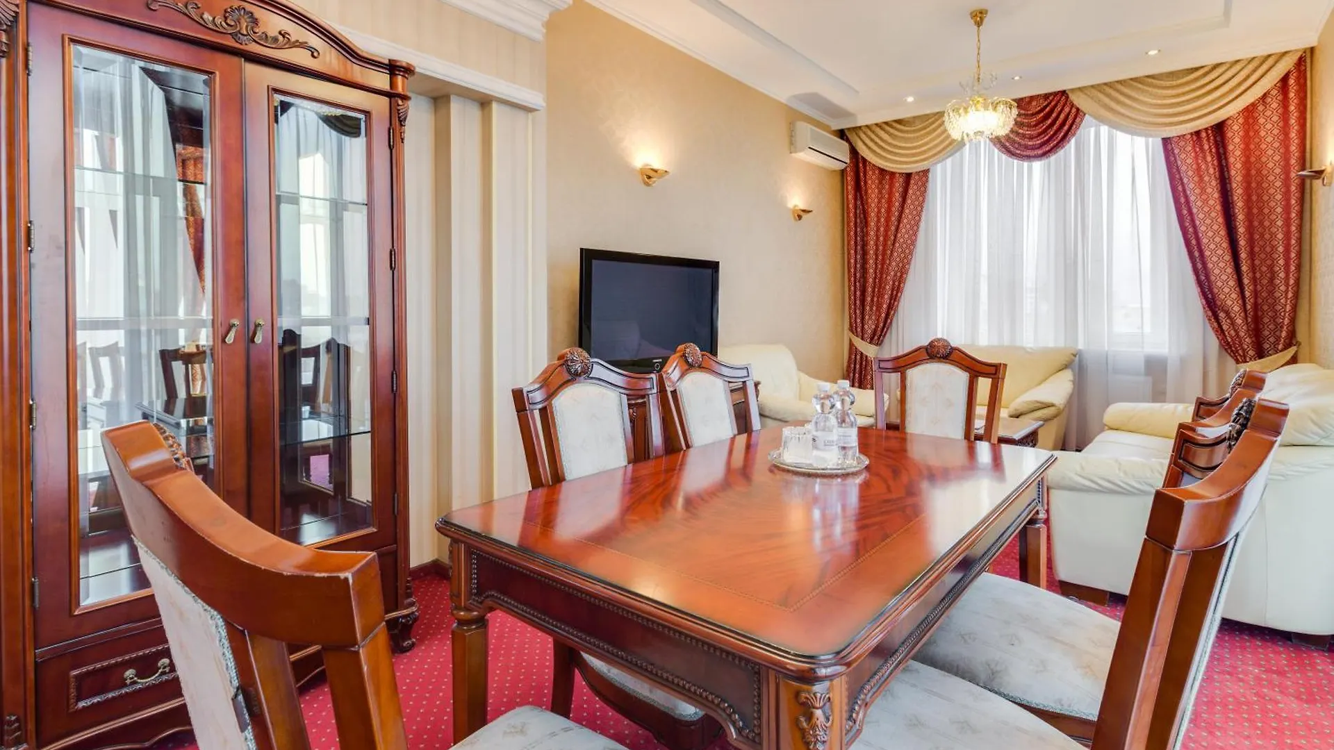Ukraine Hotel Kyiv