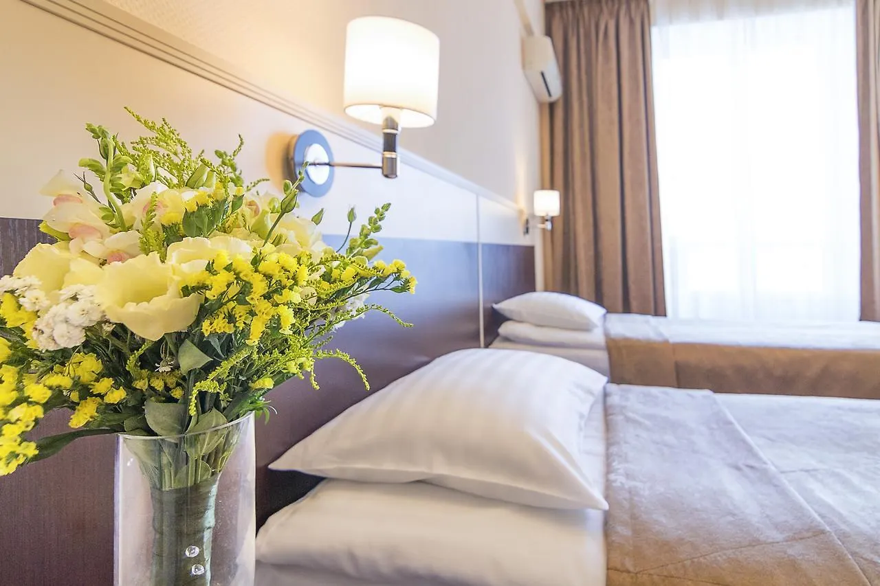 ****  Ukraine Hotel Kyiv Ukraine